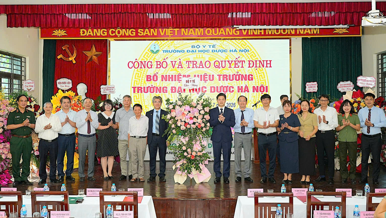 Chỉ Đạo Mới Từ Thứ Trưởng Vũ Mạnh Hà Đối Với Trường Đại Học Dược Hà Nội