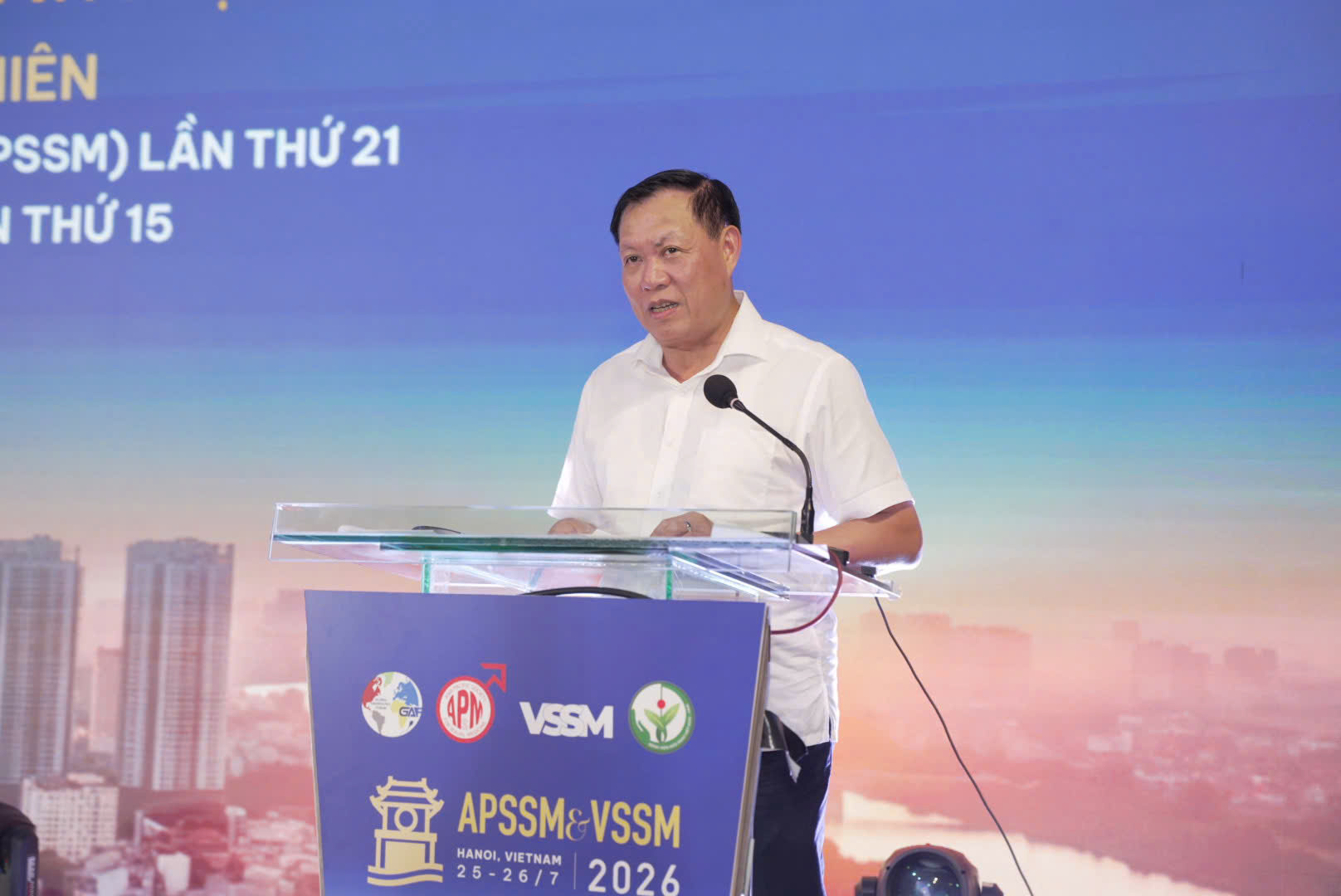 Thứ trưởng Đỗ Xuân Tuyên phát biểu tại Đại hội Hội Y học Giới tính