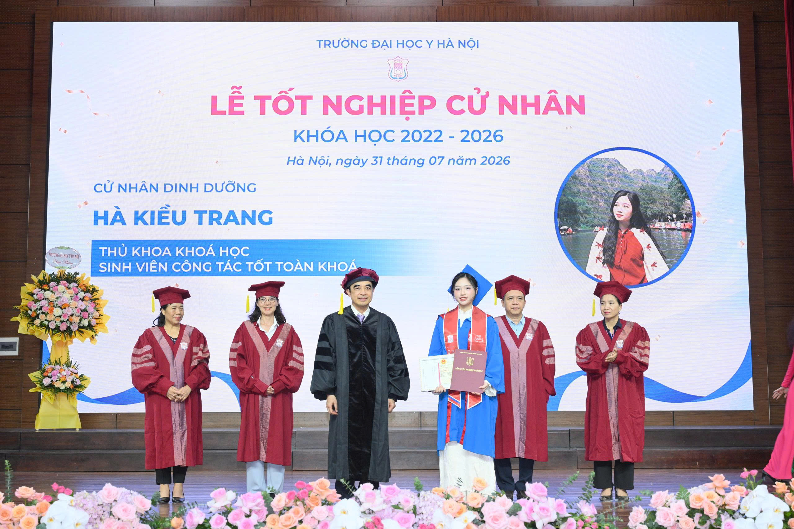 Lễ trao bằng tốt nghiệp Lễ trao bằng tốt nghiệp