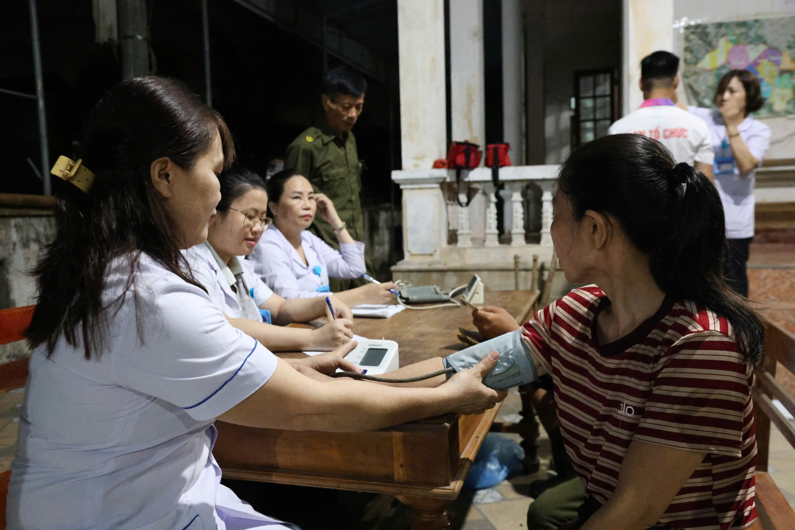 Khám sàng lọc sức khỏe toàn dân, linh hoạt đưa Nghị quyết 72 vào cuộc sống - Ảnh 2.