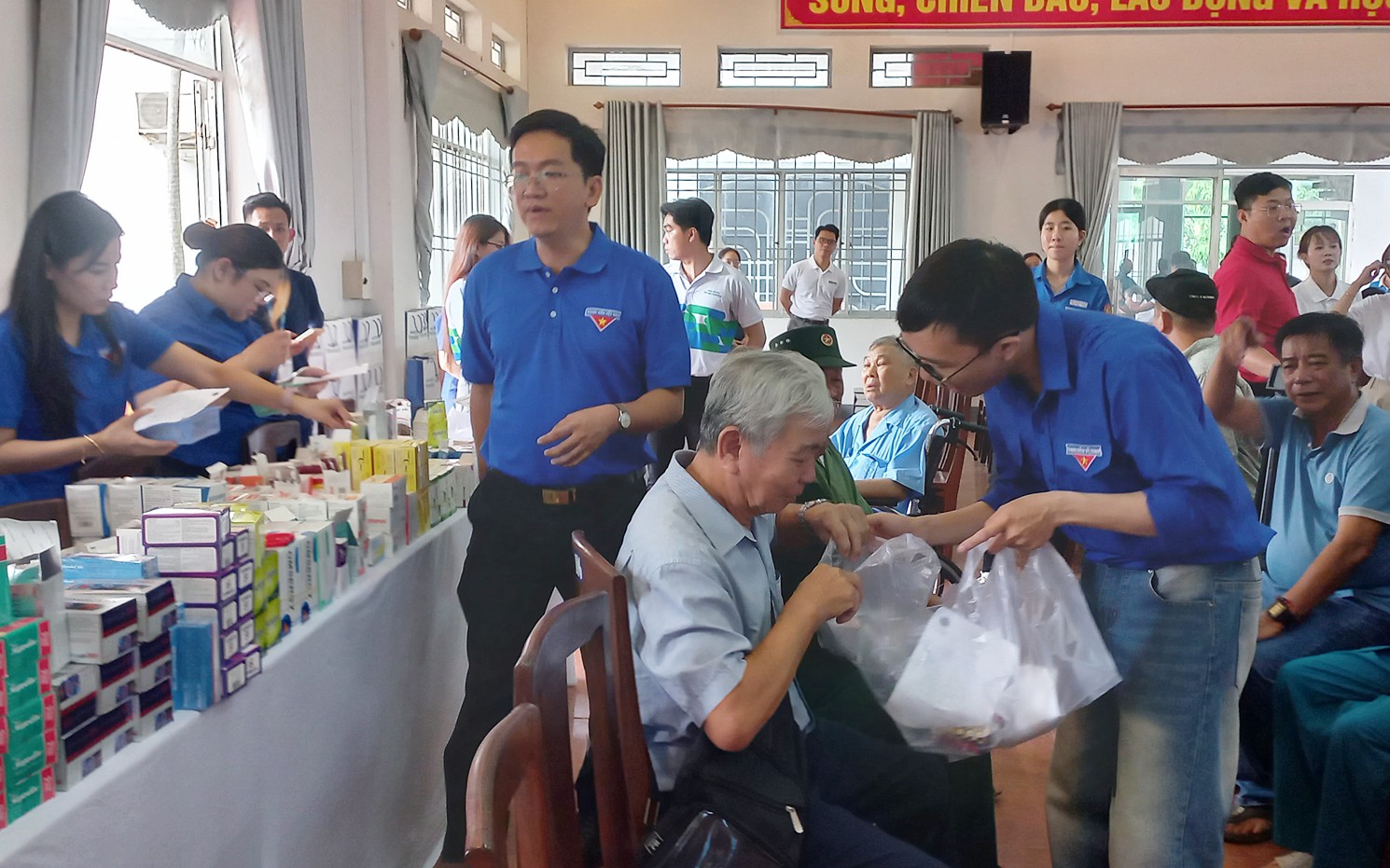 Đẩy Mạnh Chính Sách Bảo Hiểm Y Tế Đối Với Đồng Bào Dân Tộc Thiểu Số