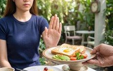 Những Đối Tượng Nên Cẩn Trọng Khi Sử Dụng Trà Lá Sen