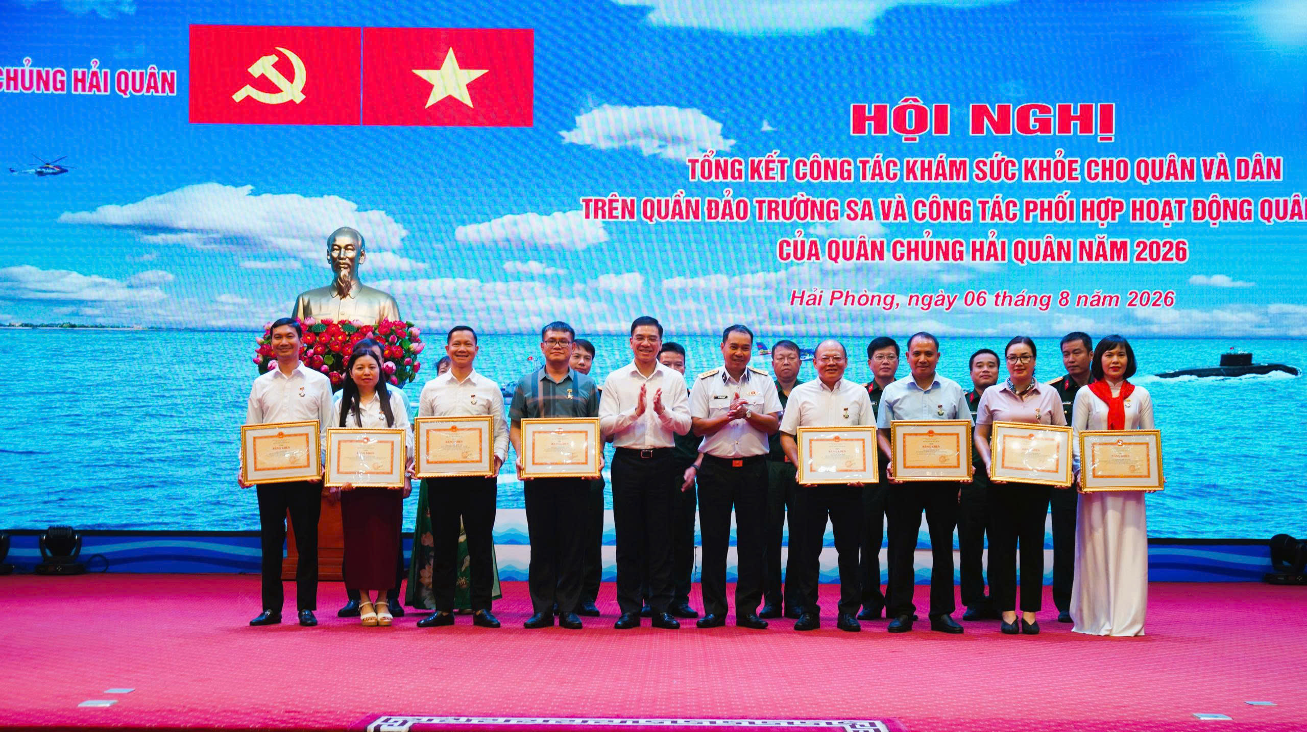 6-17860000551961809394177 Nhiều cán bộ y tế được khen thưởng sau khám sức khỏe Trường Sa năm 2026 - Ảnh 7.