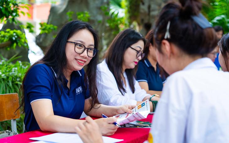 ĐH Dược Hà Nội và ĐH Y Dược TP.HCM công bố điểm chuẩn năm 2026- Ảnh 3.