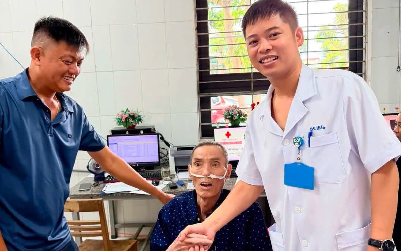 Cứu sống 2 bệnh nhân cao tuổi tràn dịch màng phổi, ngừng tuần hoàn- Ảnh 2.