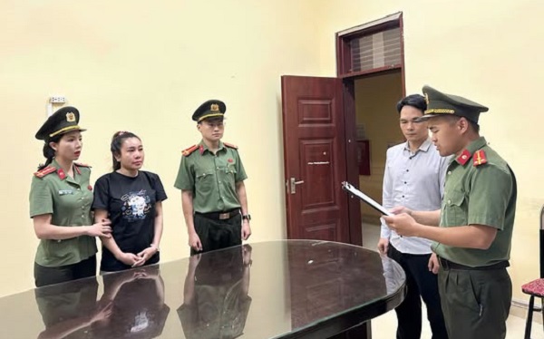 Nữ nghi phạm Hà Thị Thu Hiền vừa bị bắt