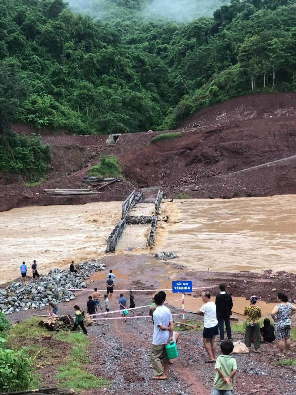 Nghệ An khẩn trương khắc phục hậu quả mưa lớn, bảo đảm an toàn cho người dân - Ảnh 1.