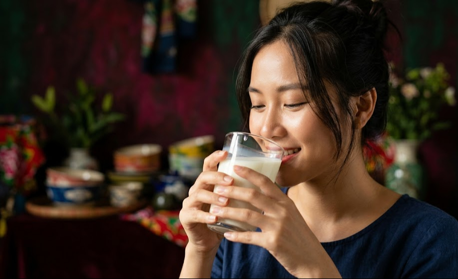 Uống sữa tốt hay xấu cho da? - Ảnh 1.