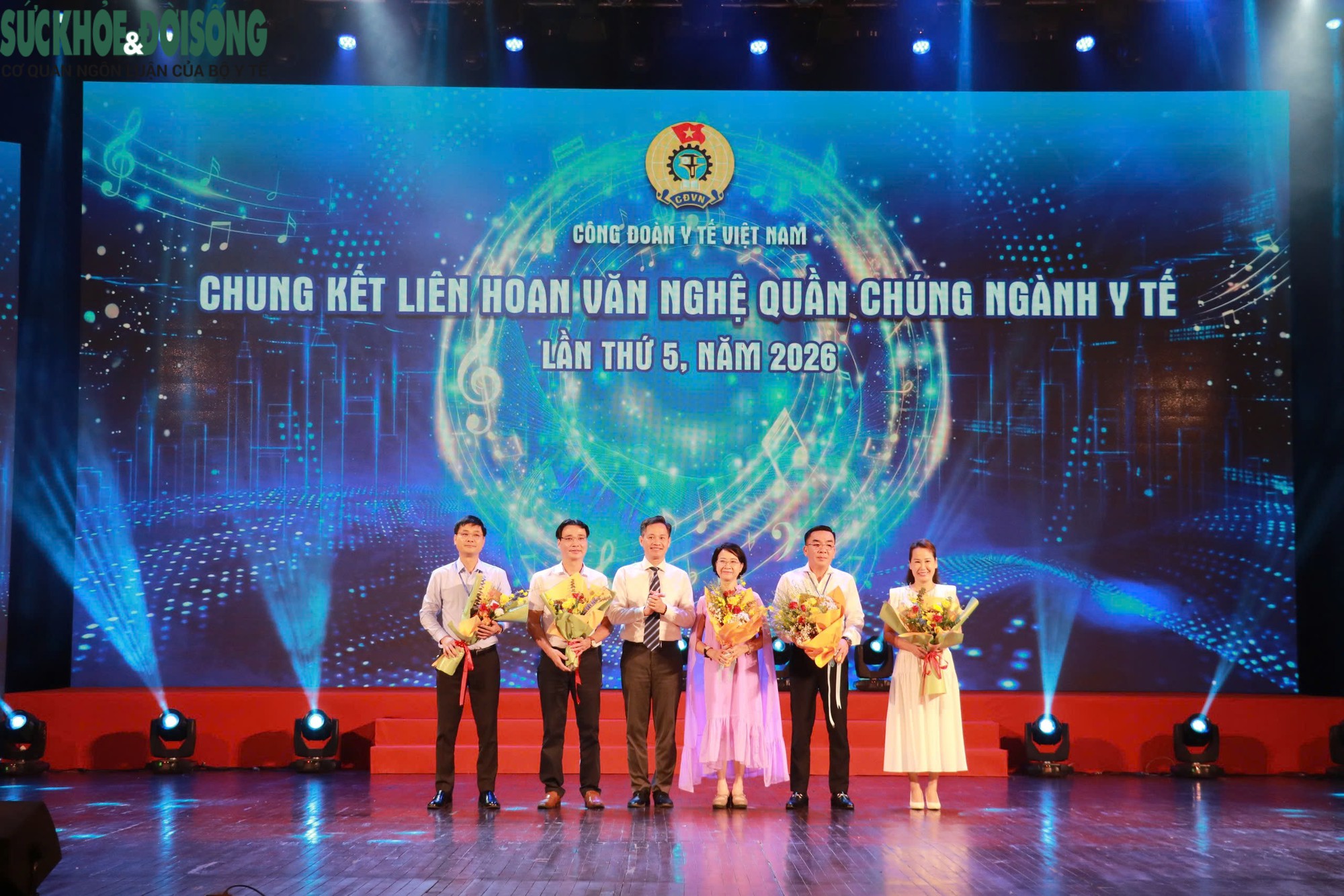 Liên hoan Văn nghệ quần chúng ngành Y tế lần thứ V - Ảnh 2.