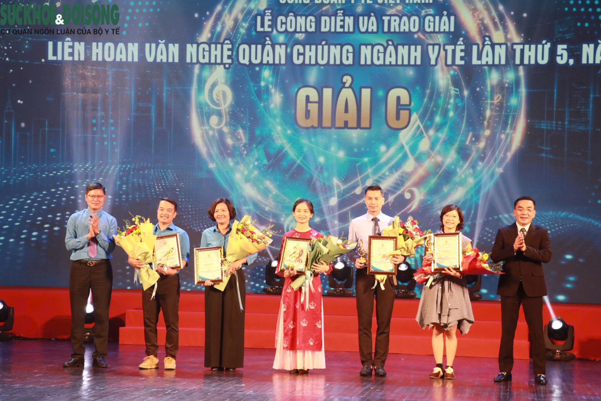 Liên Hoan Văn Nghệ Quần Chúng Ngành Y Tế: Tôn Vinh Văn Hóa Nghề Nghiệp