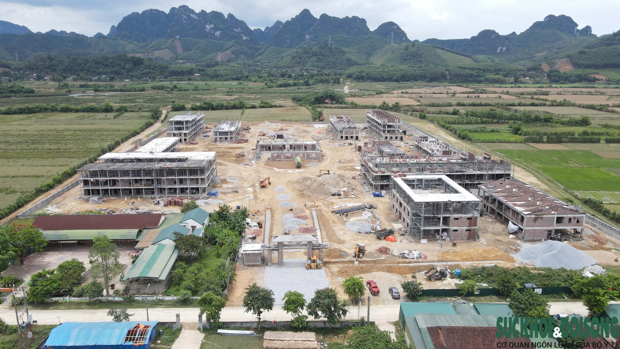 Công trường trường nội trú Tri Lễ Hình ảnh công trường trường nội trú Tri Lễ.
