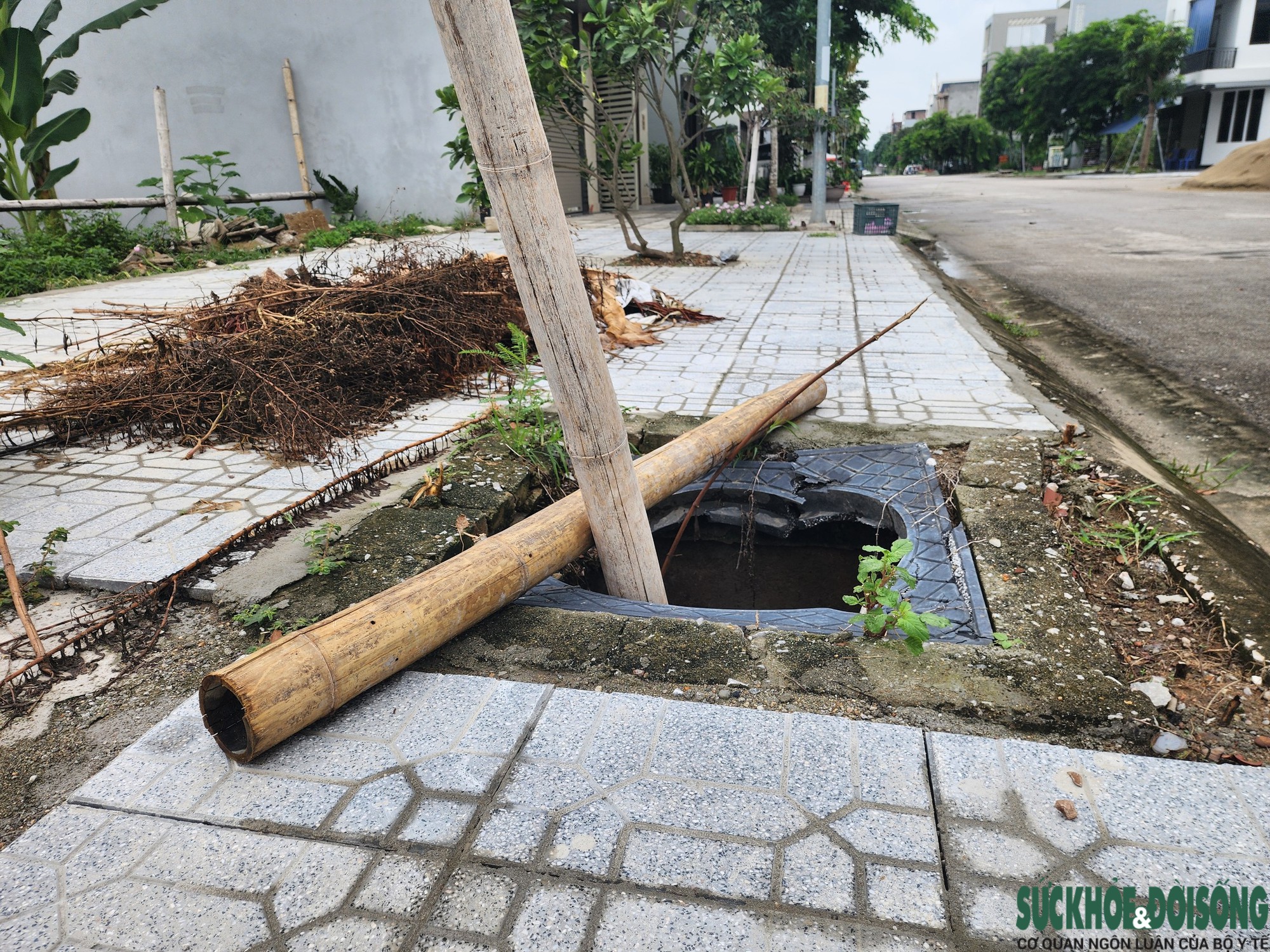 'Bẫy' hố ga sâu 2m chực chờ người dân giữa lòng đô thị Thanh Hóa - Ảnh 3.