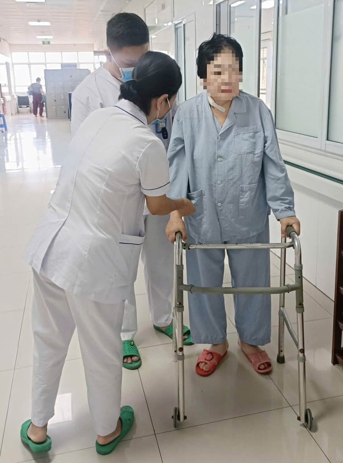 23 ngày giành sự sống cho bệnh nhân sốc nhiễm khuẩn, suy đa tạng nguy kịch- Ảnh 2.