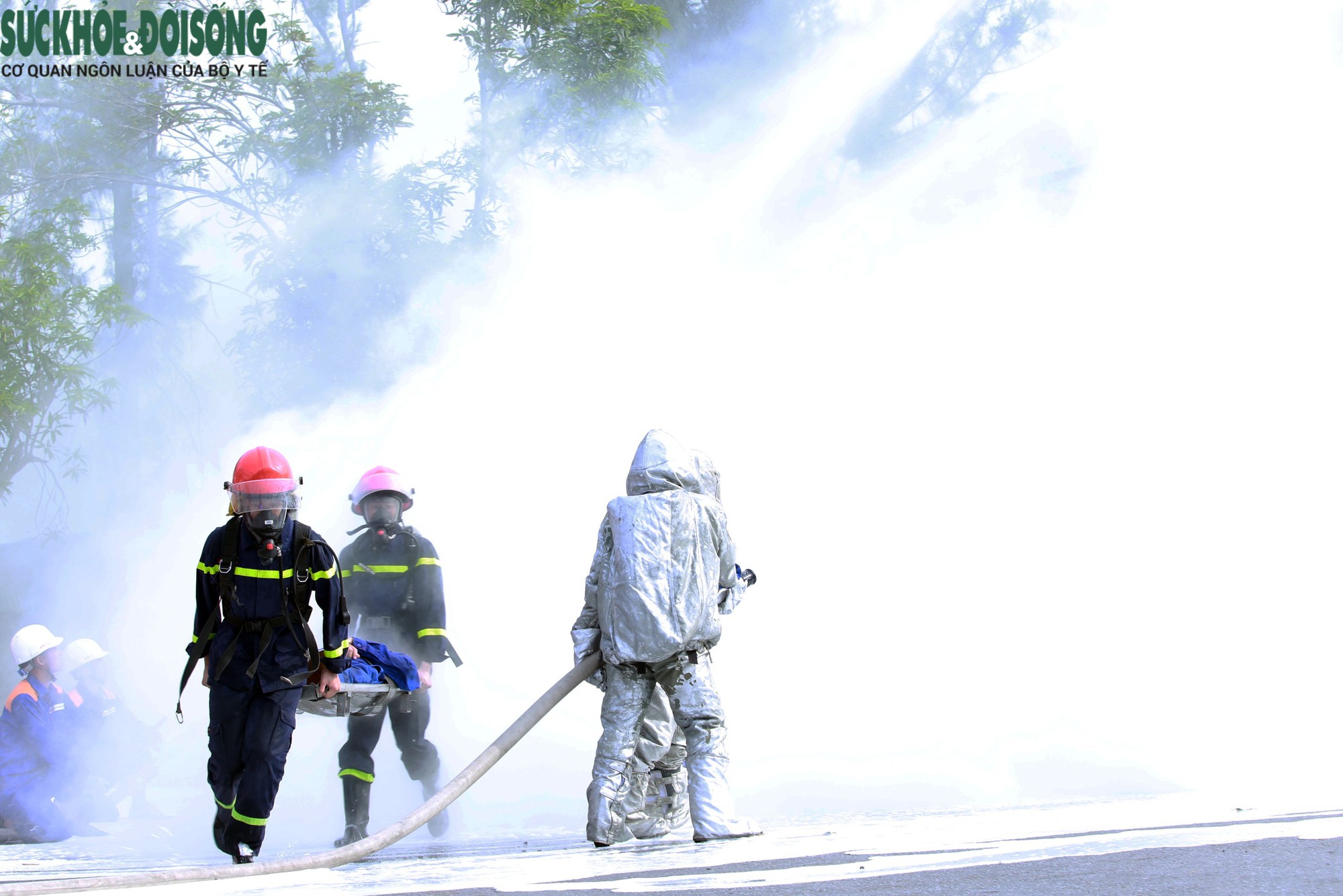 Diễn tập hiệp đồng chữa cháy, cứu nạn tại kho xăng dầu - Ảnh 7.