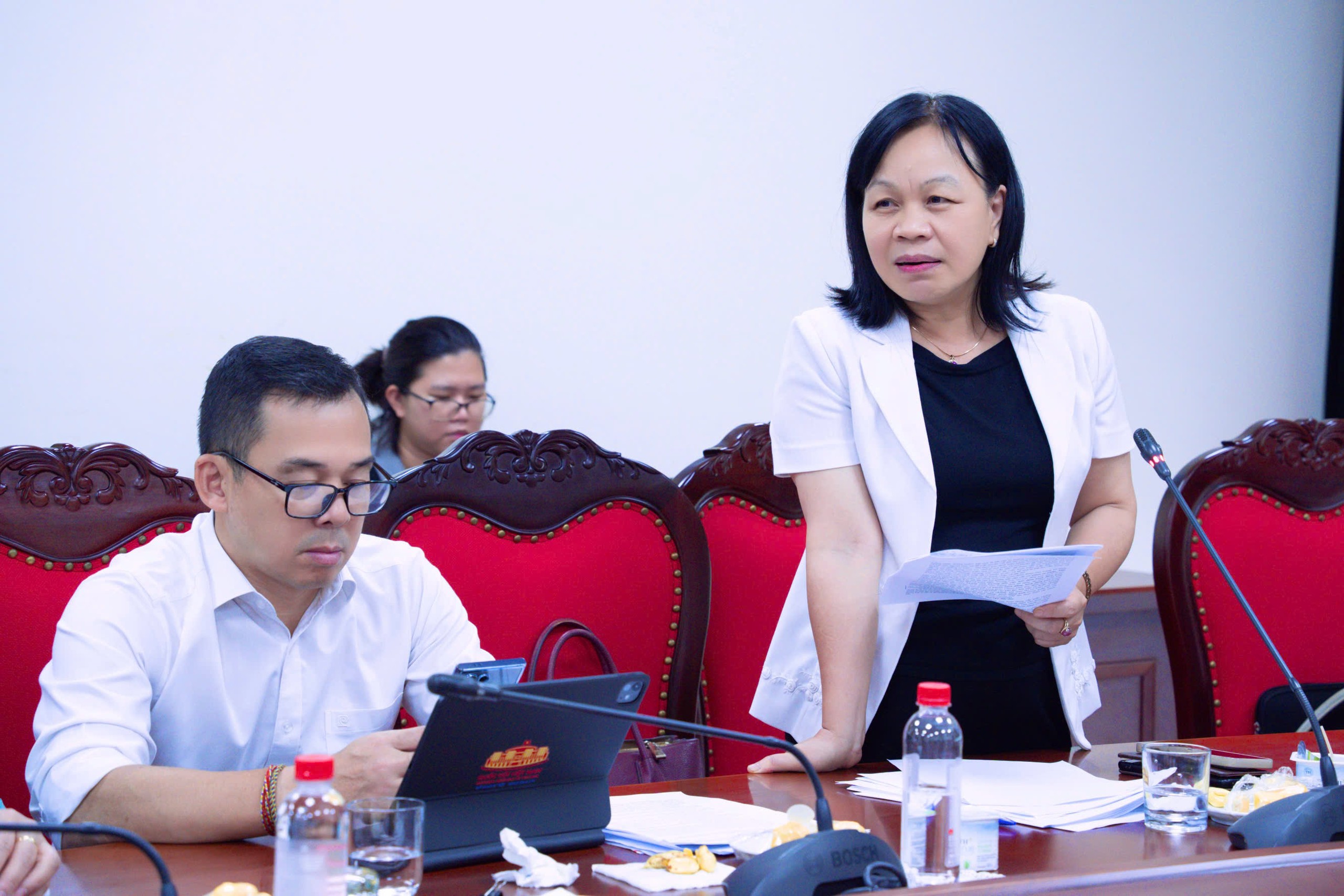 Sửa Luật Đất đai: Đề xuất miễn, giảm tiền sử dụng đất cho phụ nữ yếu thế- Ảnh 4.