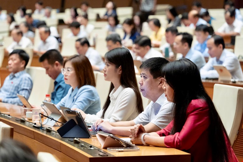 Các ĐBQH dự Kỳ họp không thường lệ lần thứ Nhất sáng 12/8