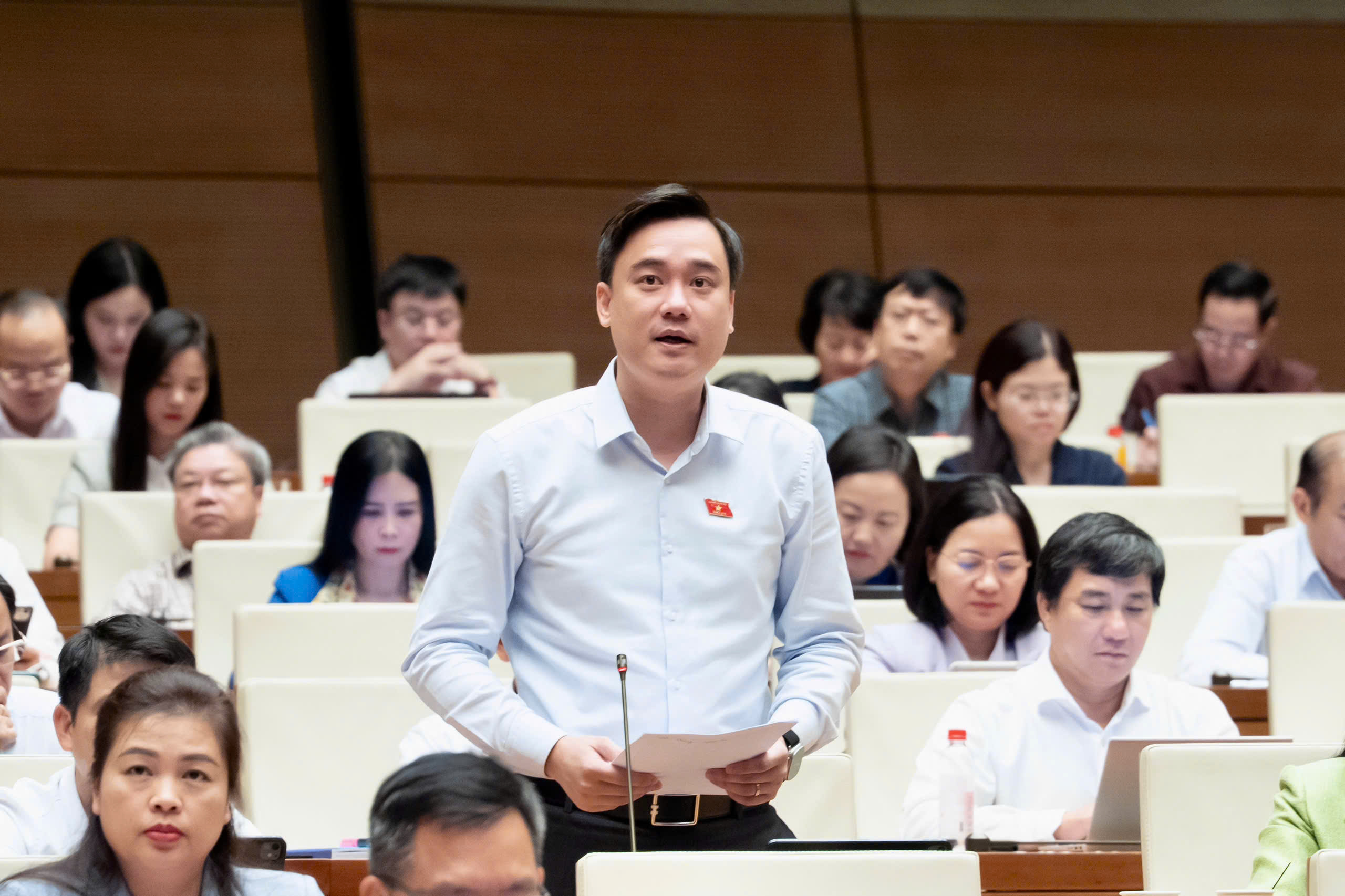 Quốc hội tranh luận về phạm vi bồi thường thiệt hại trong quản lý thuế - Ảnh 1.