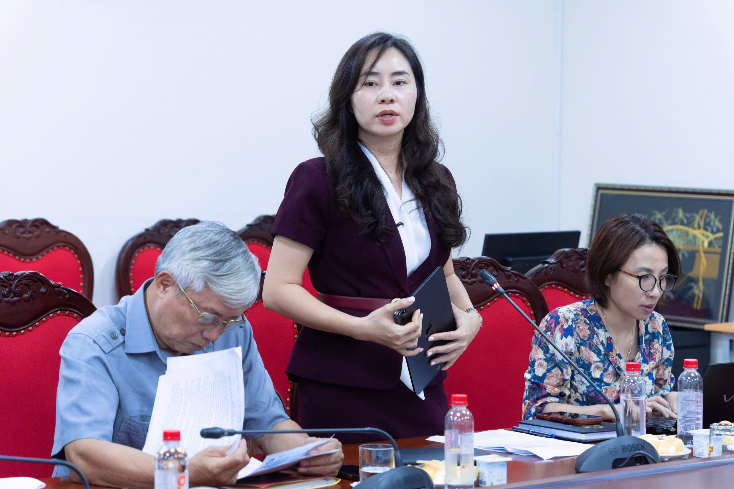 Sửa Luật Đất đai: Đề xuất miễn, giảm tiền sử dụng đất cho phụ nữ yếu thế- Ảnh 3.