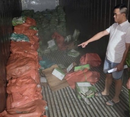 Khởi Tố 18 Người Trong Vụ Buôn Lậu Chân Giò Lợn Đông Lạnh Khủng