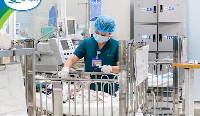 Bộ Y tế: Tiếp tục bổ nhiệm Điều dưỡng, Hộ sinh, Kỹ thuật y, dược trưởng đến khi bố trí theo vị trí việc làm  - Ảnh 1.