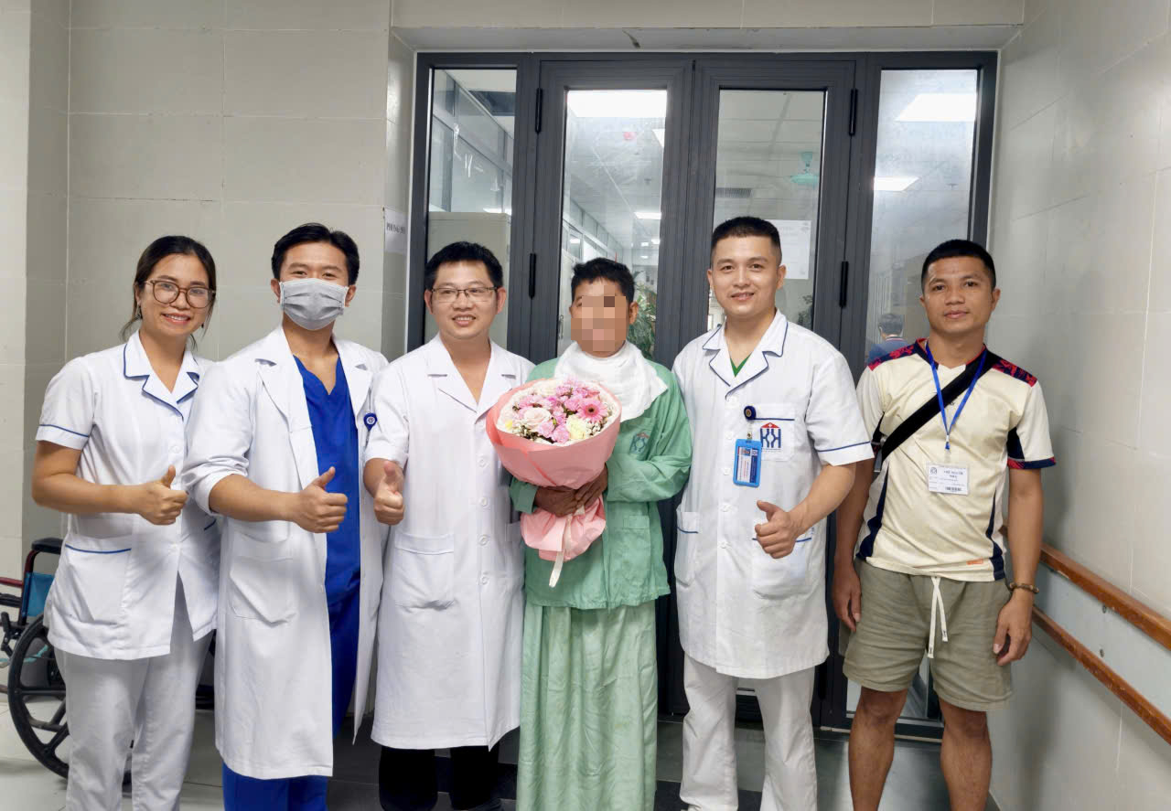 Câu Chuyện Cứu Sống Ấn Tượng: Giải Pháp Đột Phá Trong Điều Trị Ho Ra Máu Cấp Tính