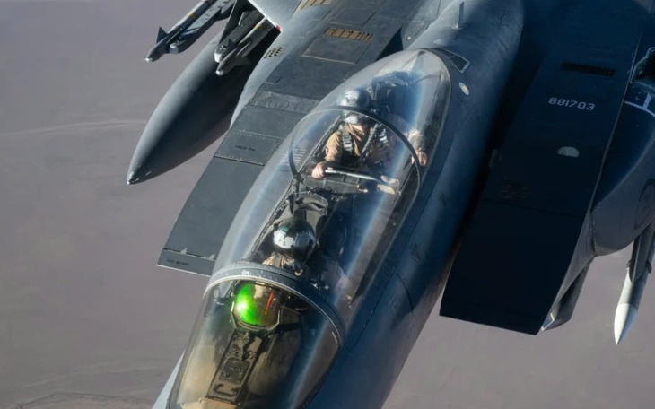 Iran dùng mạng lưới UAV để dẫn đường cho tên lửa bắn hạ F-15E Mỹ? - Ảnh 2.