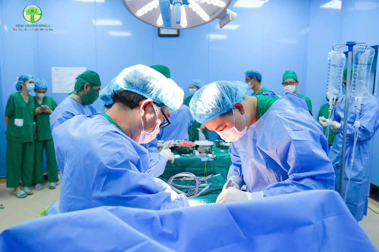 Câu Chuyện Cảm Động Về Việc Hiến Tạng: Một Đời Sống Mới Cho Em Bé Cần Ghép Thận