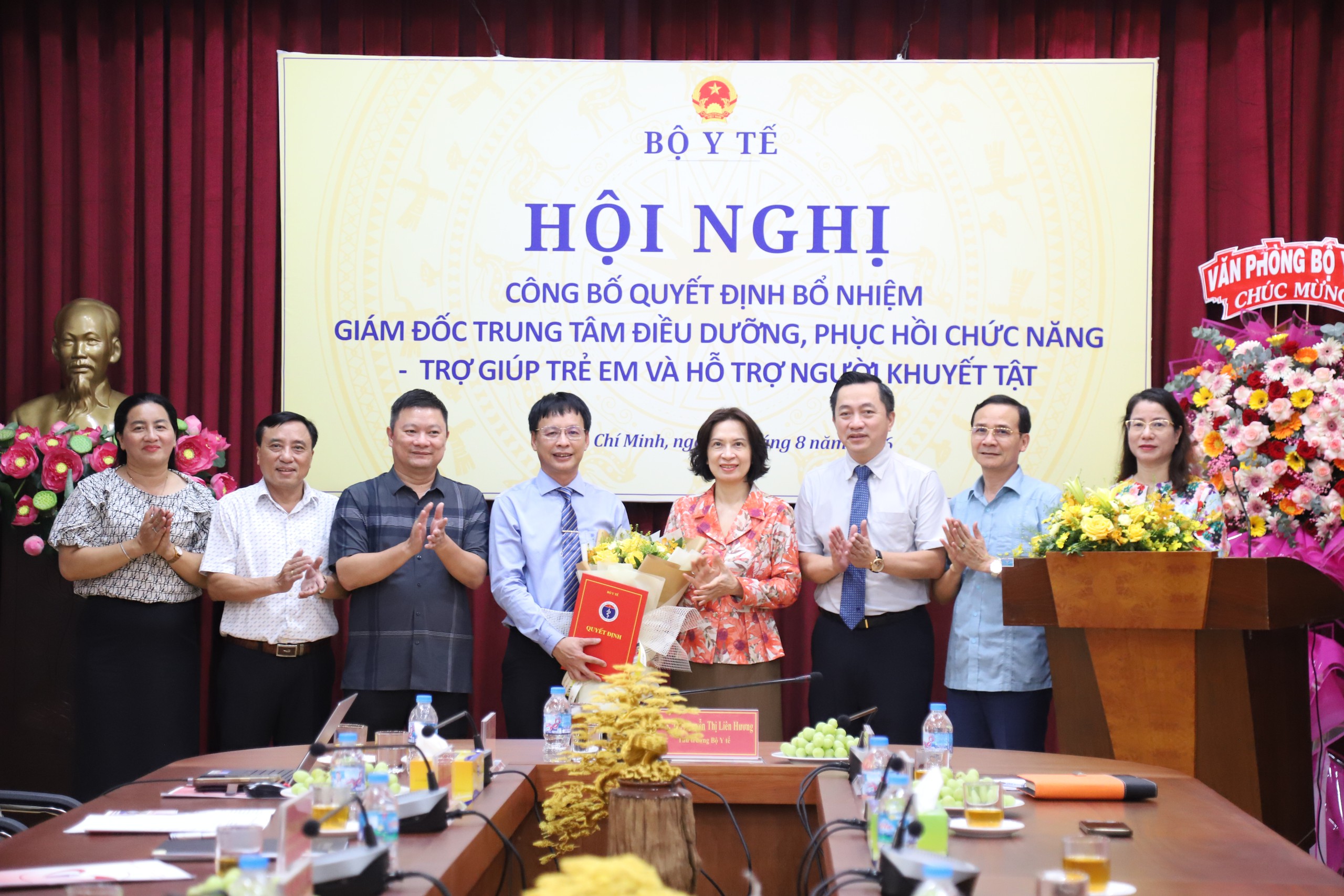 Thứ trưởng Bộ Y tế yêu cầu nâng chất lượng chăm sóc người khuyết tật - Ảnh 3.