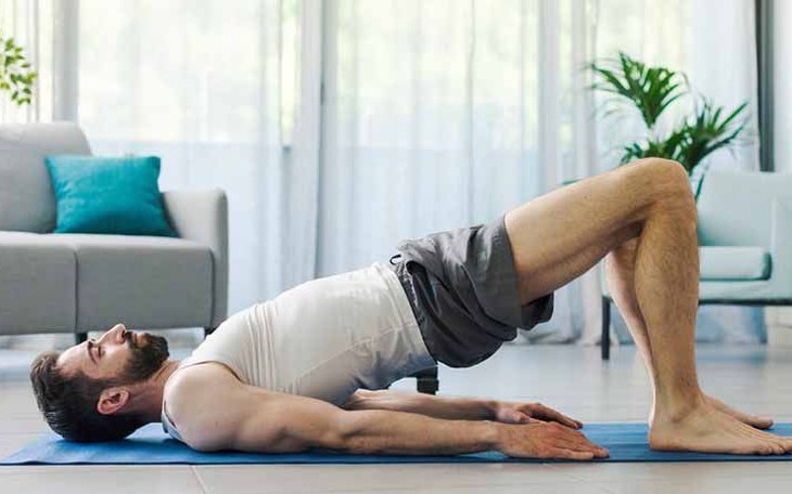 kegel-exercises-for-men-173036831155592511379-0-22-450-742-crop-1730368317914789146080 5 thói quen hàng ngày làm suy yếu cơ sàn chậu cần tránh - Ảnh 2.