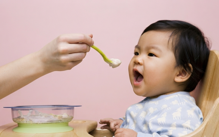 Ăn dặm truyền thống và ăn dặm tự chỉ huy: Lựa chọn nào phù hợp nhất cho trẻ? - Ảnh 3.