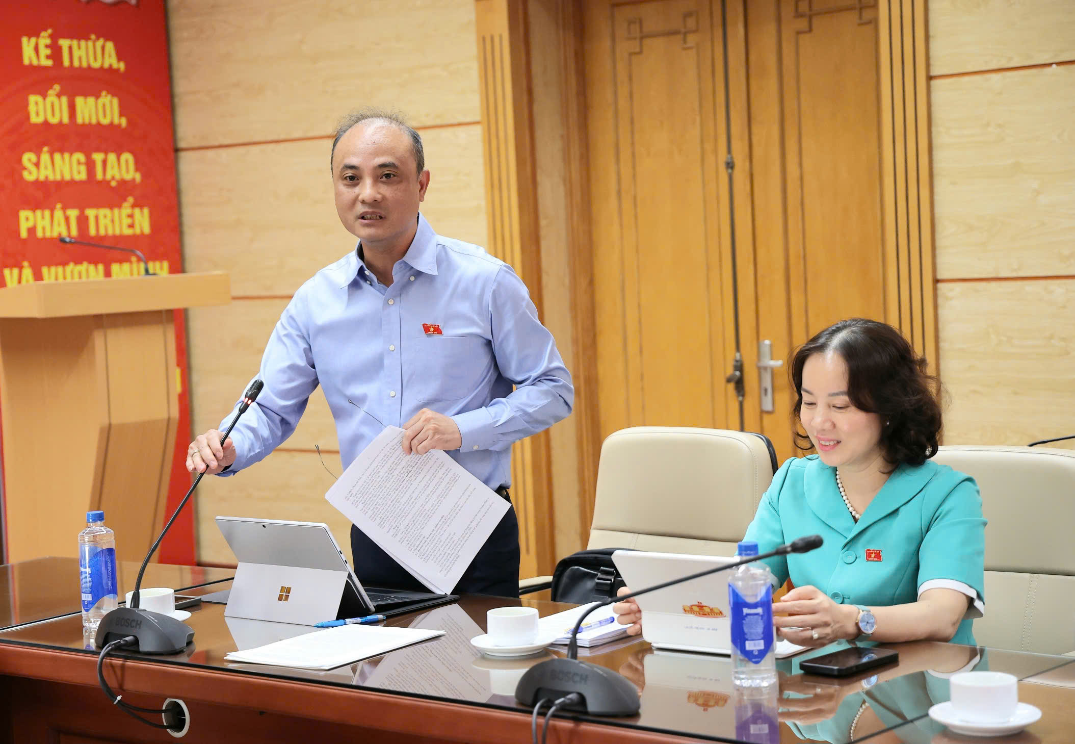 Phó Chủ nhiệm Ủy ban Khoa học phát biểu