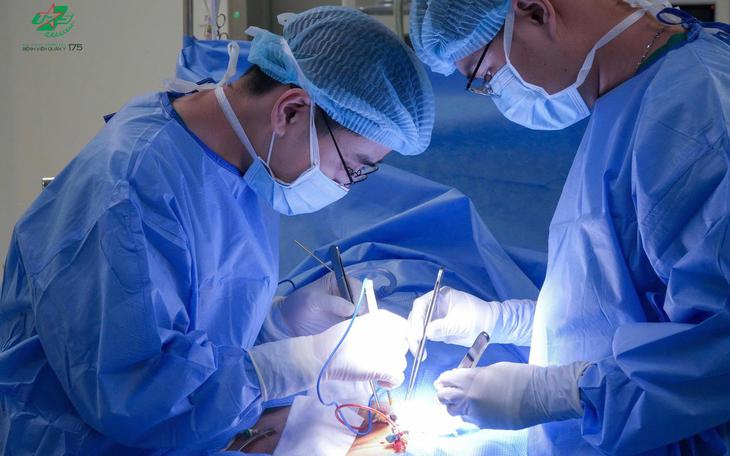 Phẫu thuật tái tạo lưỡi