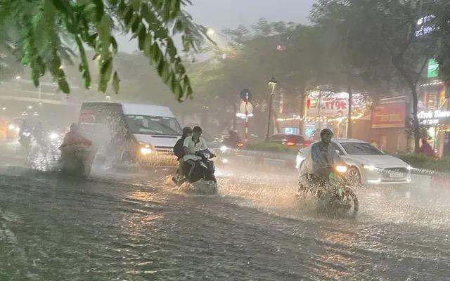 Dự báo mưa lớn tại 11 tỉnh thành - Ảnh 2.