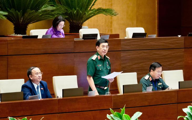 ĐBQH đề nghị cân nhắc tăng tuổi nghỉ hưu đối với sĩ quan Quân đội - Ảnh 5.