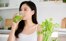 Những Lưu Ý Khi Sử Dụng Quả Sim: Ai Nên Tránh?
