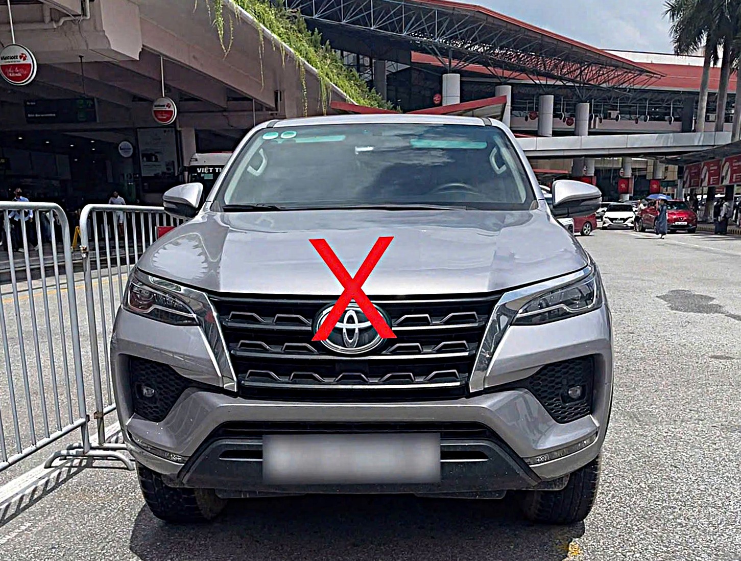 Cải cách giao thông tại sân bay Nội Bài: Hành động và hình phạt cần thiết