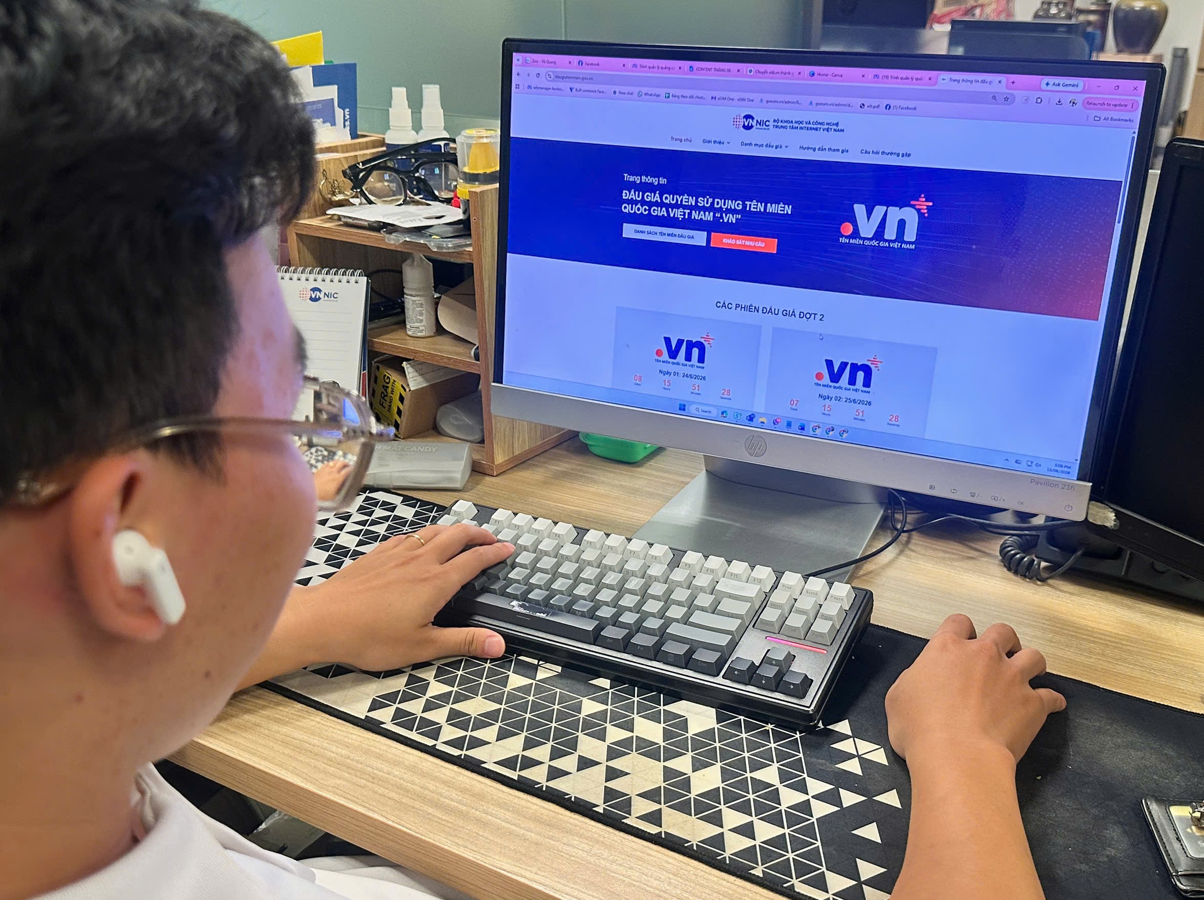 Vai trò của tên miền quốc gia .vn trong phát triển thương mại điện tử tại Việt Nam