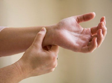 Cảnh Báo Về Bệnh Hirayama: Nguyên Nhân, Triệu Chứng và Điều Trị