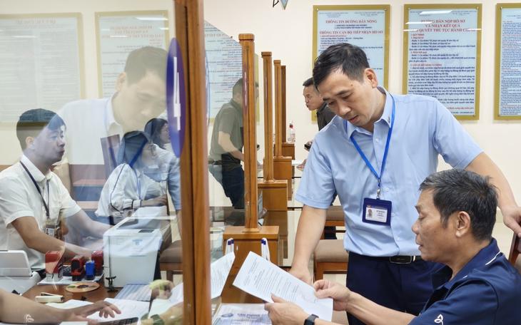 Chính phủ sửa quy định tuyển dụng công chức, bổ sung loạt đối tượng được tiếp nhận - Ảnh 2.