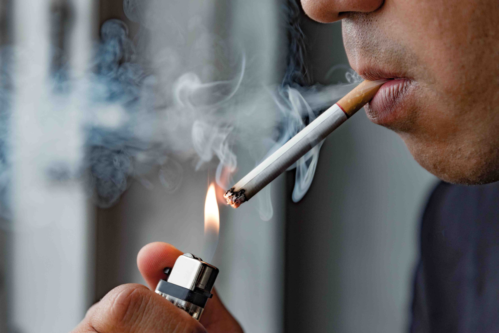 Các bệnh liên quan đến sử dụng thuốc lá tiêu tốn quỹ BHYT hàng nghìn tỷ đồng mỗi năm- Ảnh 1.