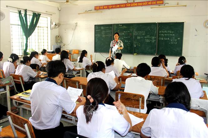 Chính Sách Nghỉ Hưu và Thôi Việc Đối Với Lãnh Đạo Các Cơ Sở Giáo Dục Sau Sáp Nhập