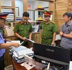 Kinh Hoàng Phát Hiện Thi Thể Nữ Hiệu Trưởng Dưới Mương Nước