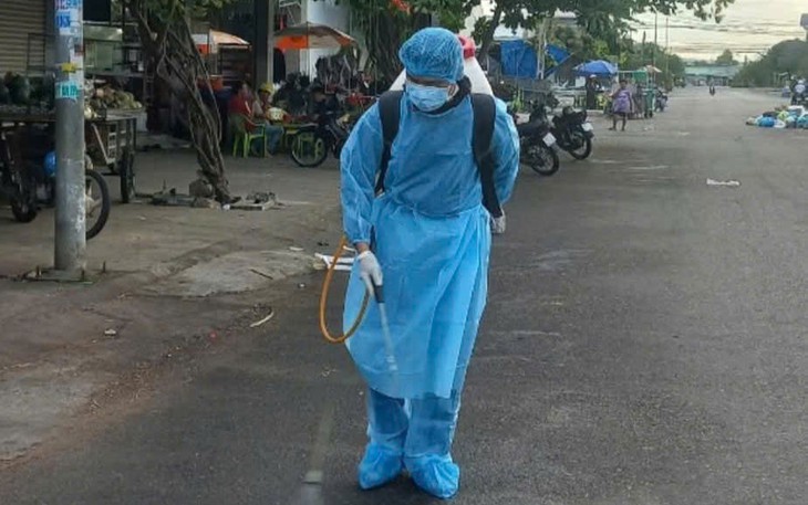 Đàn chó nghi mắc dại cắn liên tiếp 6 người dân- Ảnh 2.