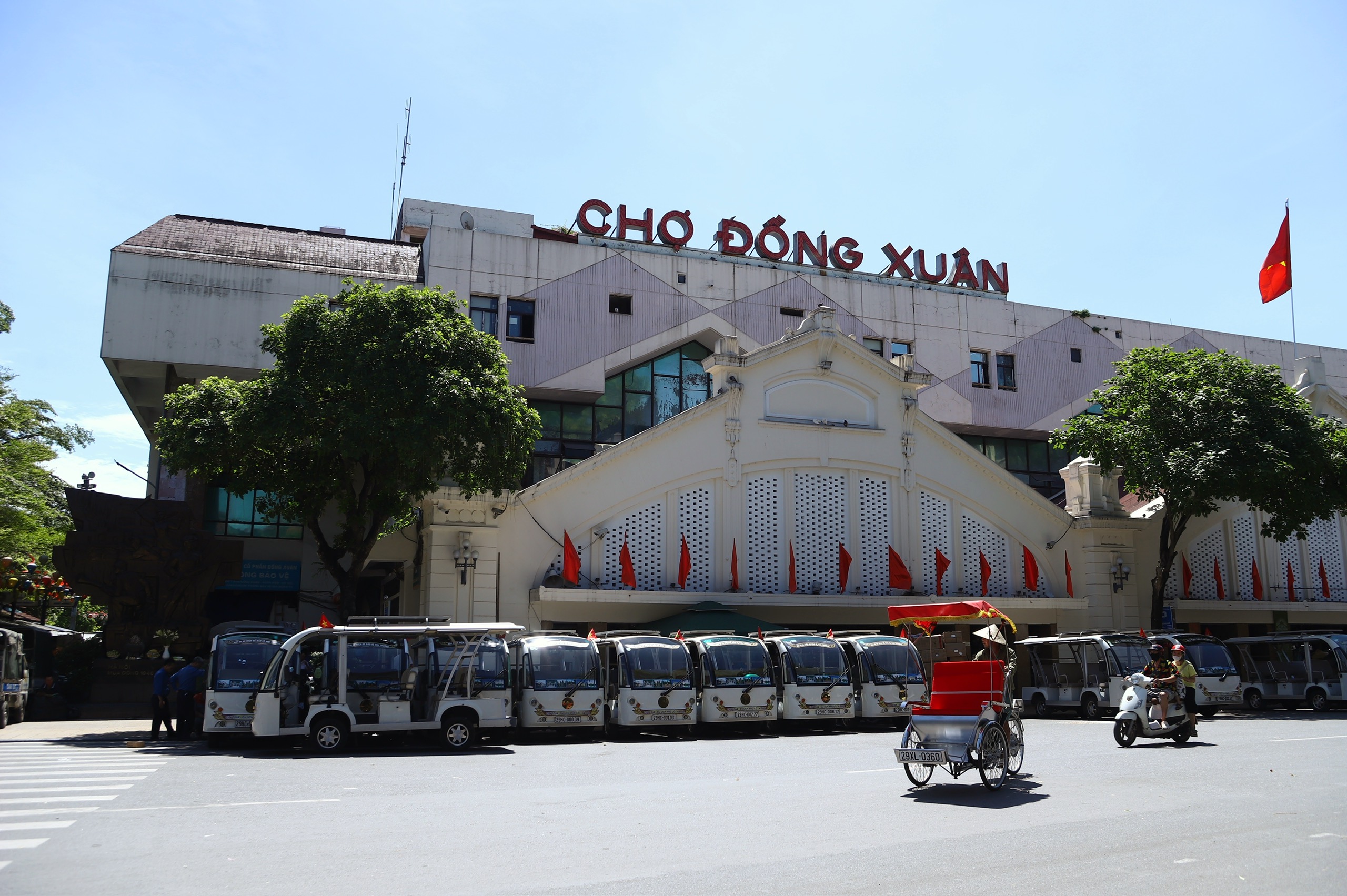Miền Bắc nắng nóng gay gắt lên sát ngưỡng 40 độ- Ảnh 1.
