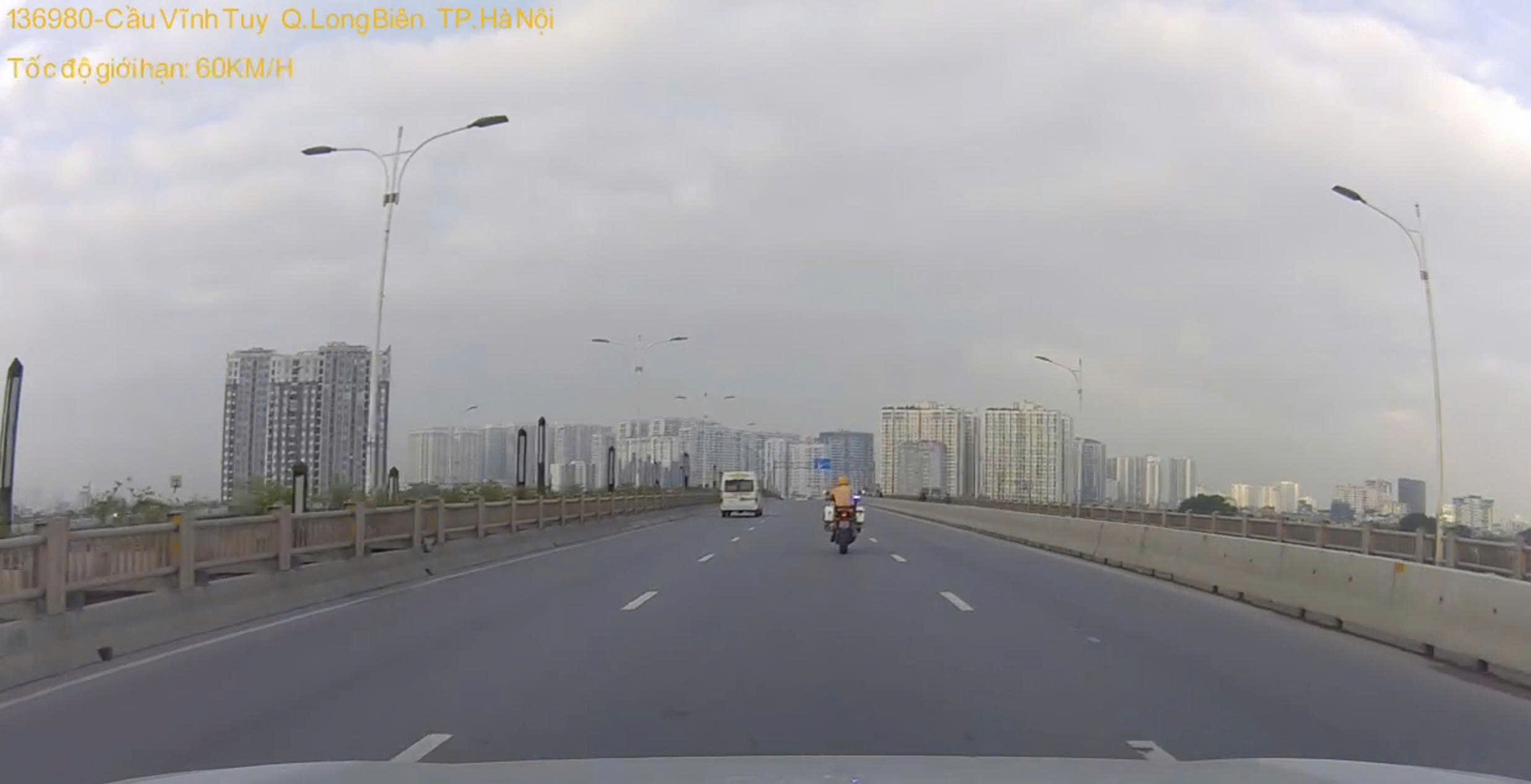 Hà Nội: Hành Động Cứu Cánh Từ CSGT Đối Với Cụ Ông 93 Tuổi Bị Tai Biến