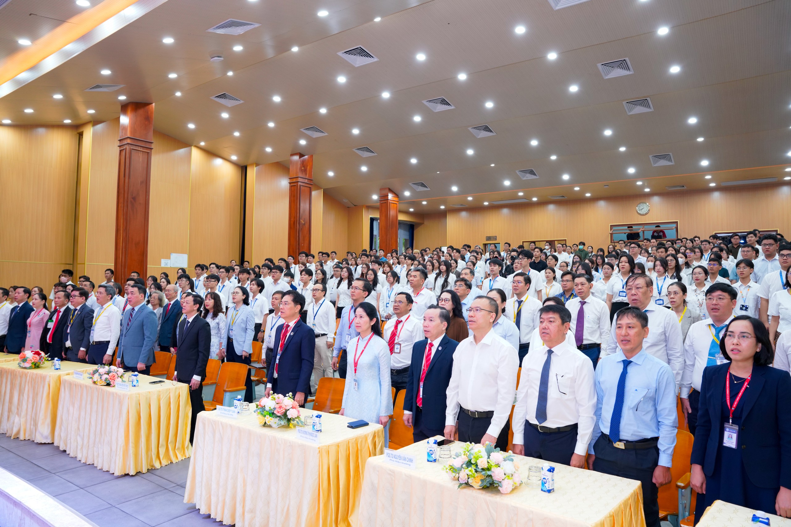 Khởi đầu năm học 2026–2027: Đại học Y Dược TPHCM đặt trọng tâm đào tạo nhân văn và hiện đại